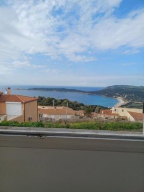 Belle villa climatisé vue sur la plage du pero